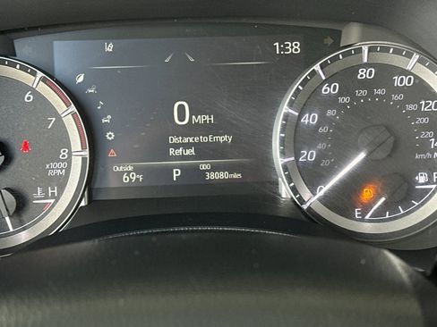 Used 2024 Toyota Highlander LE AWD/4WD image 26