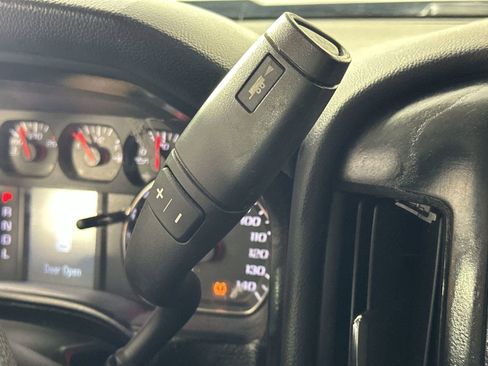 Used 2017 Chevrolet Silverado 1500 Custom w/ Custom Convenience Package RWD image 18