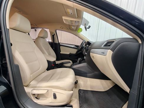 Used 2013 Volkswagen Jetta Hybrid Sedan FWD image 18