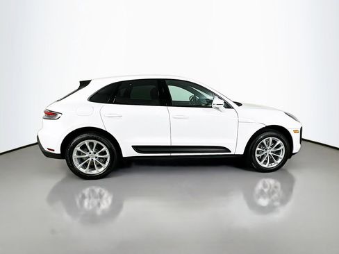 Used 2025 Porsche Macan image 8