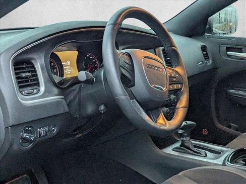 Used 2017 Dodge Charger R/T image 2