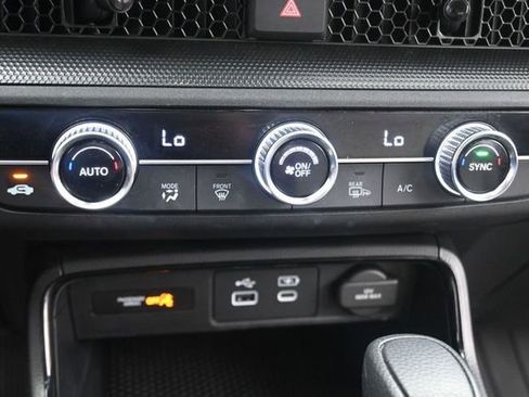 Used 2024 Honda CR-V EX image 11