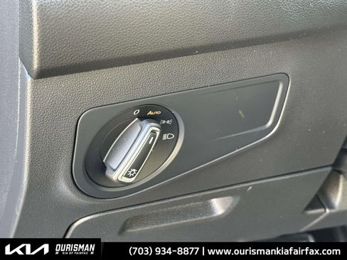 Used 2022 Volkswagen Tiguan SE R-Line image 11