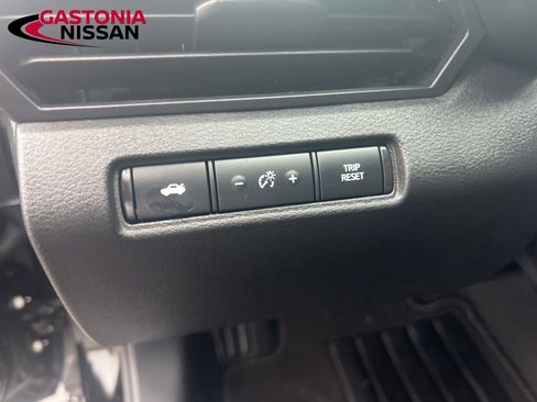 Used 2024 Nissan Altima 2.5 SV image 39