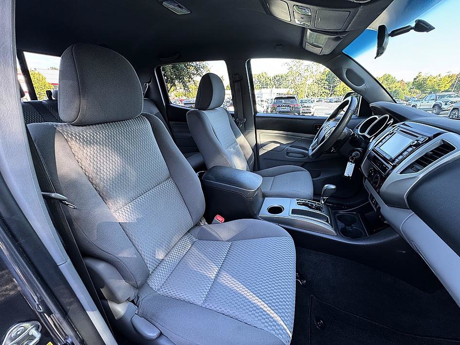 Used 2014 Toyota Tacoma PreRunner w/ SR5 Package RWD image 23