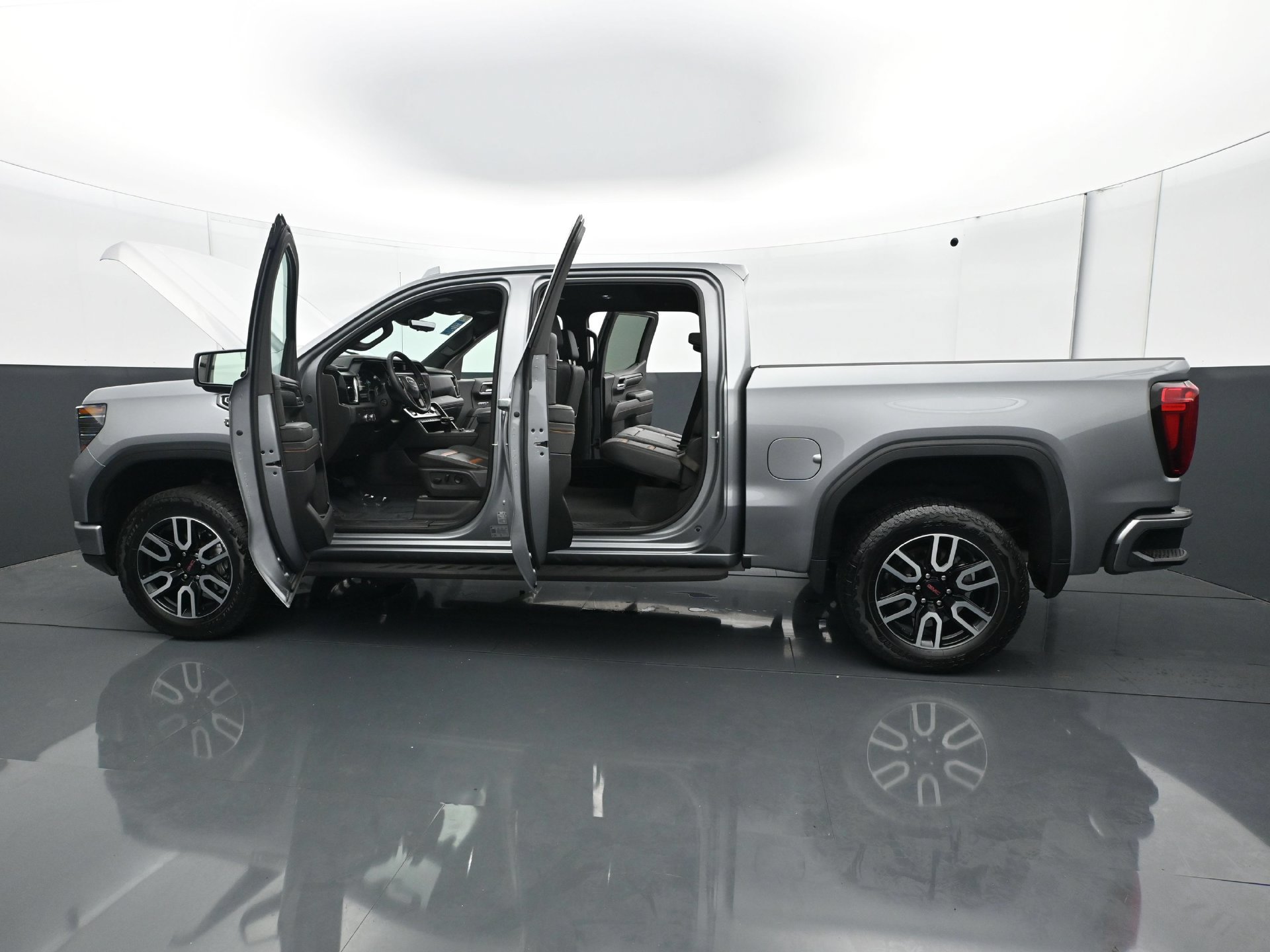 Used 2024 GMC Sierra 1500 AT4 w/ Technology Package AWD/4WD image 31
