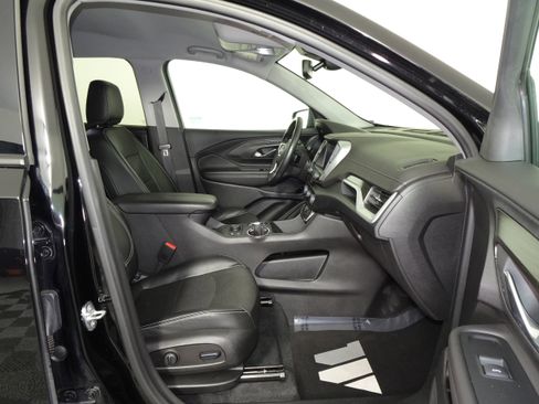 Used 2023 GMC Terrain SLT w/ LPO, Floor Liner Package image 30