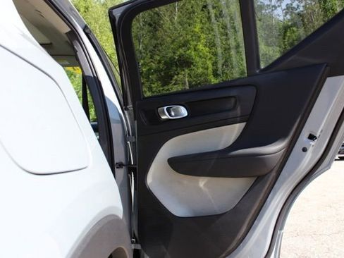 Certified 2024 Volvo XC40 B5 Ultimate w/ Climate Package AWD/4WD image 18