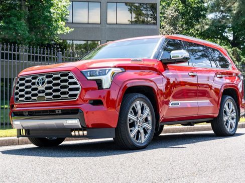 Used 2023 Toyota Sequoia Capstone AWD/4WD image 1