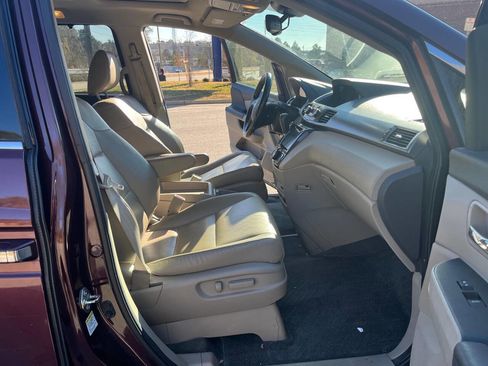 Used 2014 Honda Odyssey Touring Elite image 13