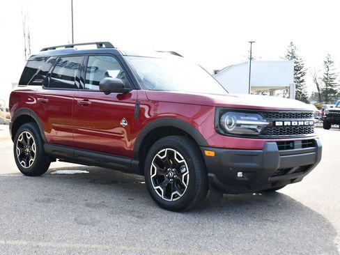 Used 2025 Ford Bronco Sport Outer Banks w/ Outer Banks Tech Package+ AWD/4WD image 9