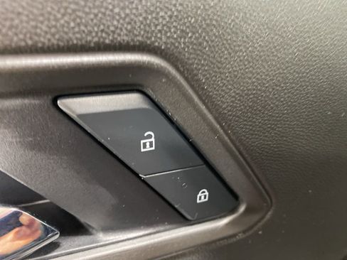 Certified 2025 Chevrolet Colorado Z71 w/ Technology Package image 28