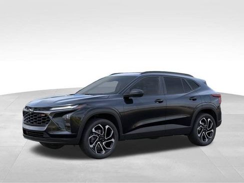 New 2026 Chevrolet Trax RS w/ Sunroof Package FWD image 2