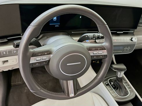 Used 2025 Hyundai Kona SEL image 18