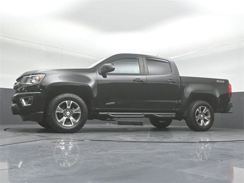Used 2017 Chevrolet Colorado Z71 image 40