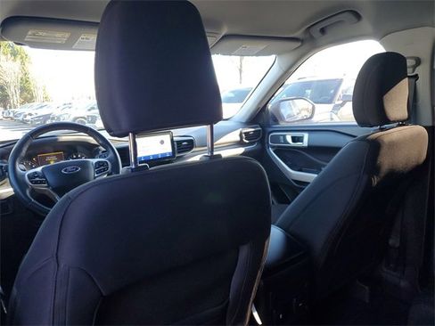 Used 2023 Ford Explorer XLT image 13