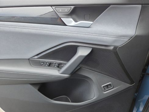 New 2026 Volkswagen Tiguan SE R-Line AWD/4WD image 10