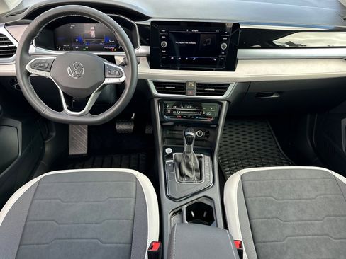 New 2025 Volkswagen Taos SE image 11
