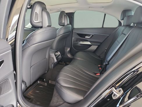 Used 2026 Mercedes-Benz E 350 Sedan w/ Winter Package image 18