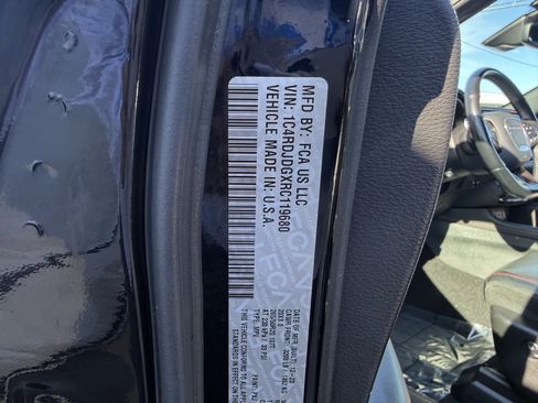 Used 2024 Dodge Durango GT image 39