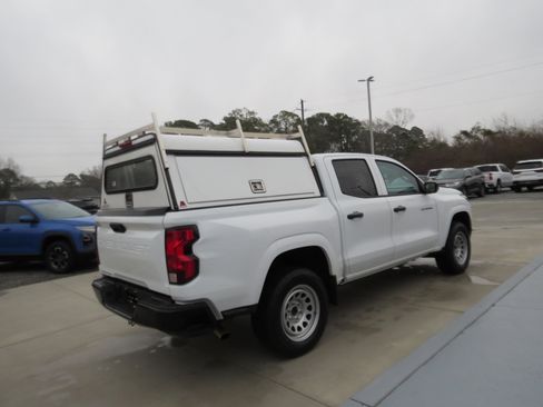 Used 2024 Chevrolet Colorado W/T w/ Safety Package image 5
