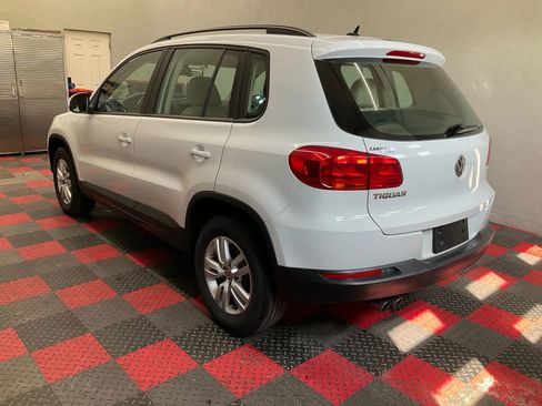 Used 2016 Volkswagen Tiguan S image 4