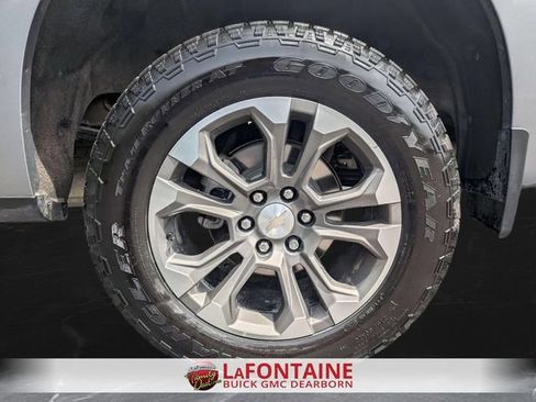 Used 2023 Chevrolet Silverado 1500 High Country w/ Technology Package AWD/4WD image 31