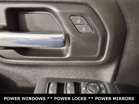 Used 2022 Chevrolet Silverado 2500 Custom w/ Custom Convenience Package image 21