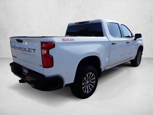 Used 2021 Chevrolet Silverado 1500 LT Trail Boss w/ LPO, Dark Essentials Package AWD/4WD image 4
