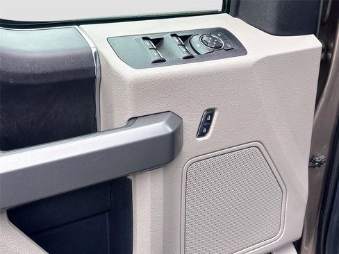 Used 2018 Ford F150 XLT image 18