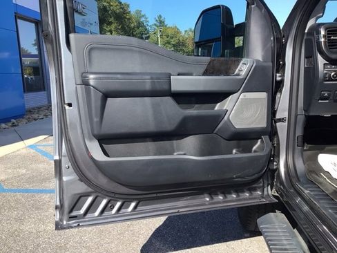 Used 2024 Ford F350 Lariat w/ Sport Appearance Package image 8