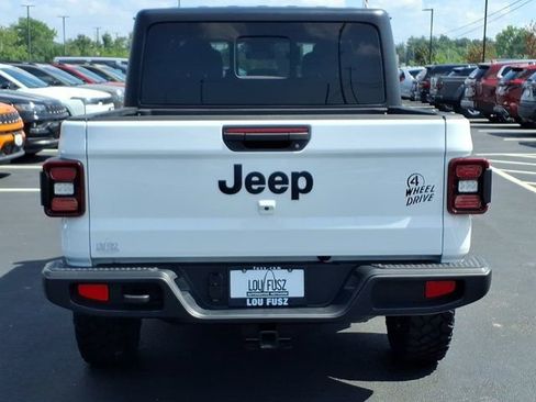 Used 2024 Jeep Gladiator Sport AWD/4WD image 29