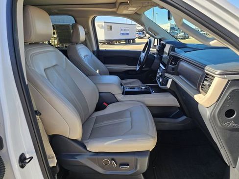 Used 2024 Ford Expedition Max Limited image 28