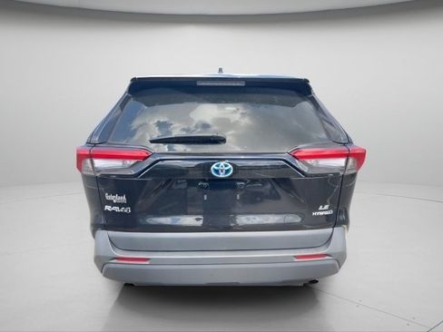Used 2024 Toyota RAV4 LE AWD/4WD image 11
