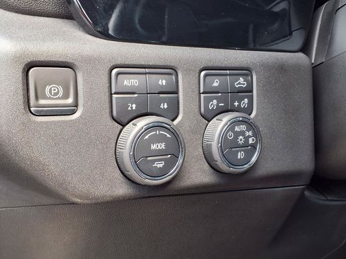 Used 2023 Chevrolet Silverado 1500 LTZ AWD/4WD image 19