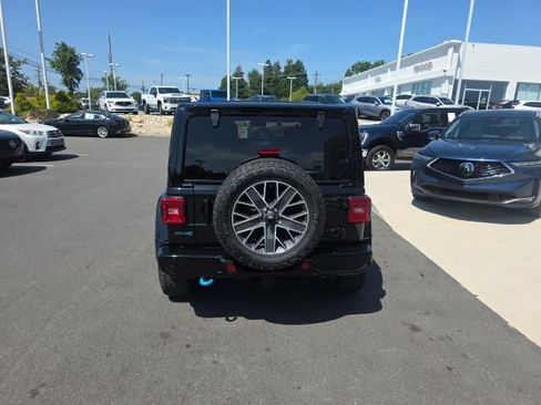 Used 2022 Jeep Wrangler Unlimited Sport AWD/4WD image 5