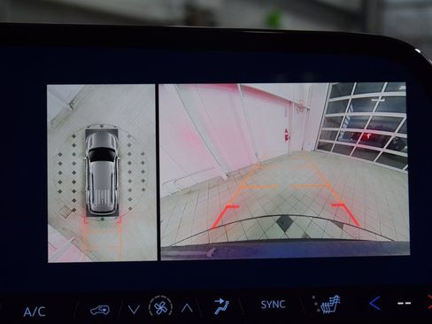 New 2026 Chevrolet Traverse Z71 w/ Driver Confidence Package image 47