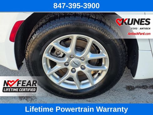 Used 2023 Chrysler Voyager LX FWD image 10