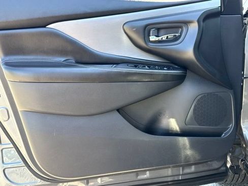 Used 2022 Nissan Murano SV AWD/4WD image 14