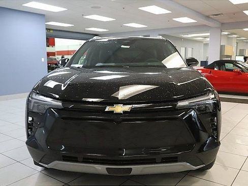 New 2025 Chevrolet Blazer EV LT image 8
