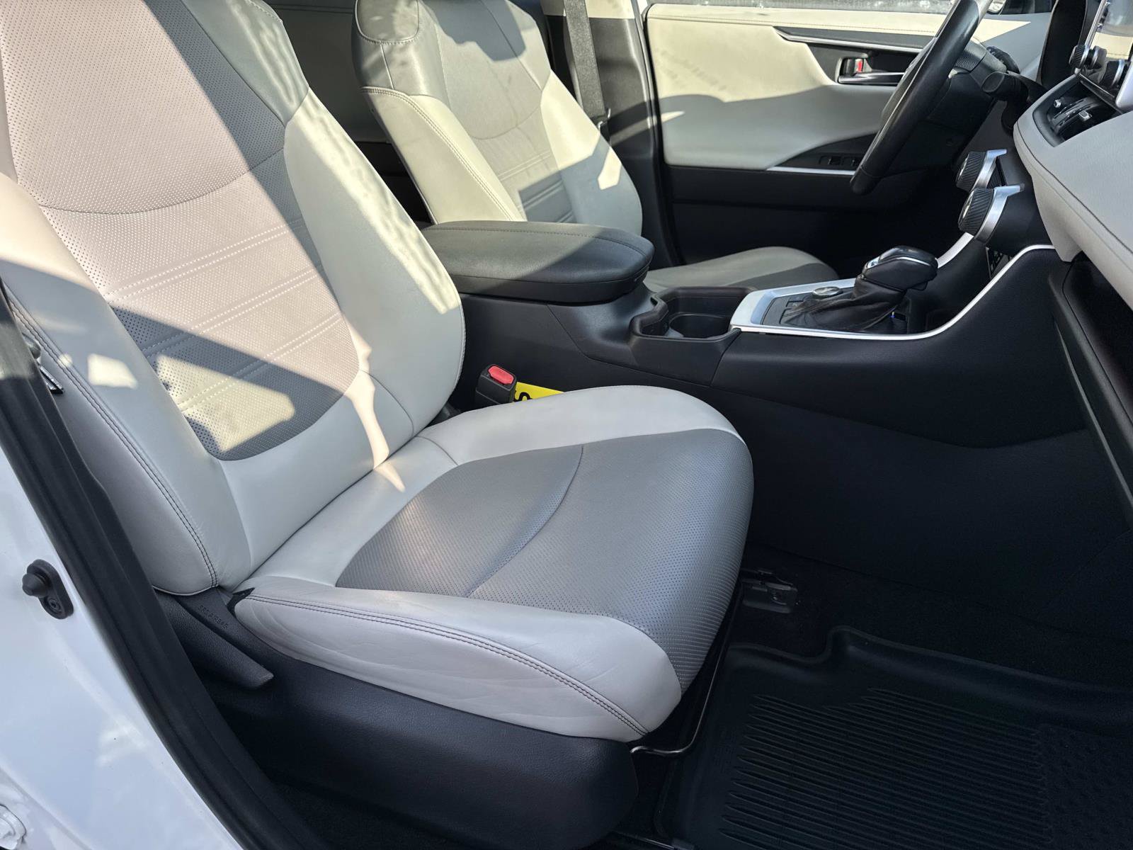 Used 2019 Toyota RAV4 Limited w/ Advanced Technology Package AWD/4WD image 27