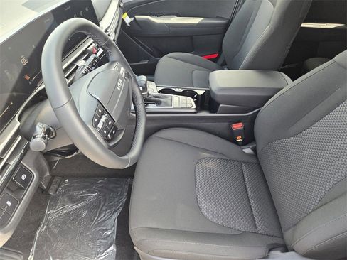 New 2026 Kia Sportage LX image 9