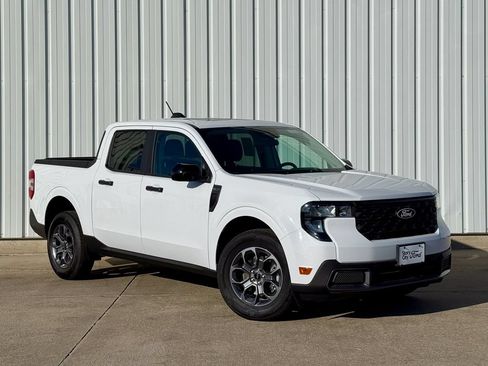 New 2025 Ford Maverick XLT w/ XLT Luxury Package FWD image 7
