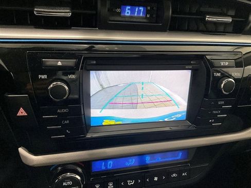 Used 2014 Toyota Corolla LE FWD image 19