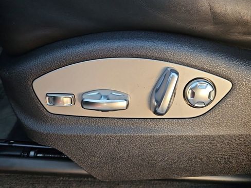 Used 2021 Porsche Macan image 12