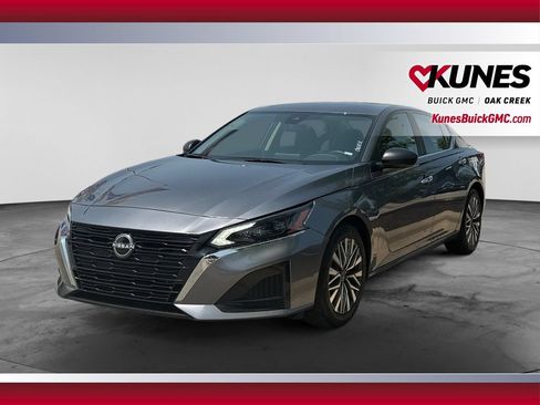 Used 2024 Nissan Altima 2.5 SV FWD image 5