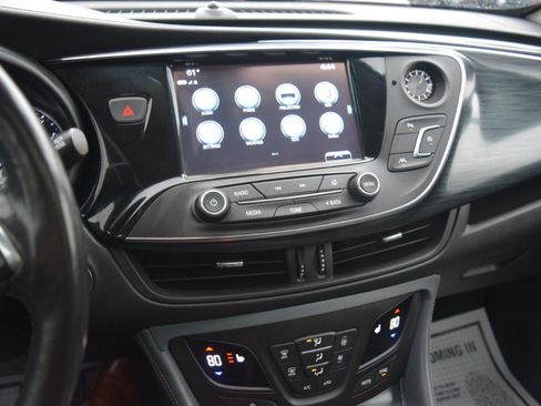 Used 2019 Buick Envision Premium image 25