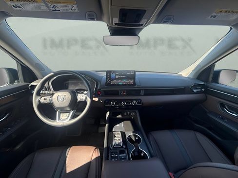 Used 2025 Honda Pilot Elite image 13