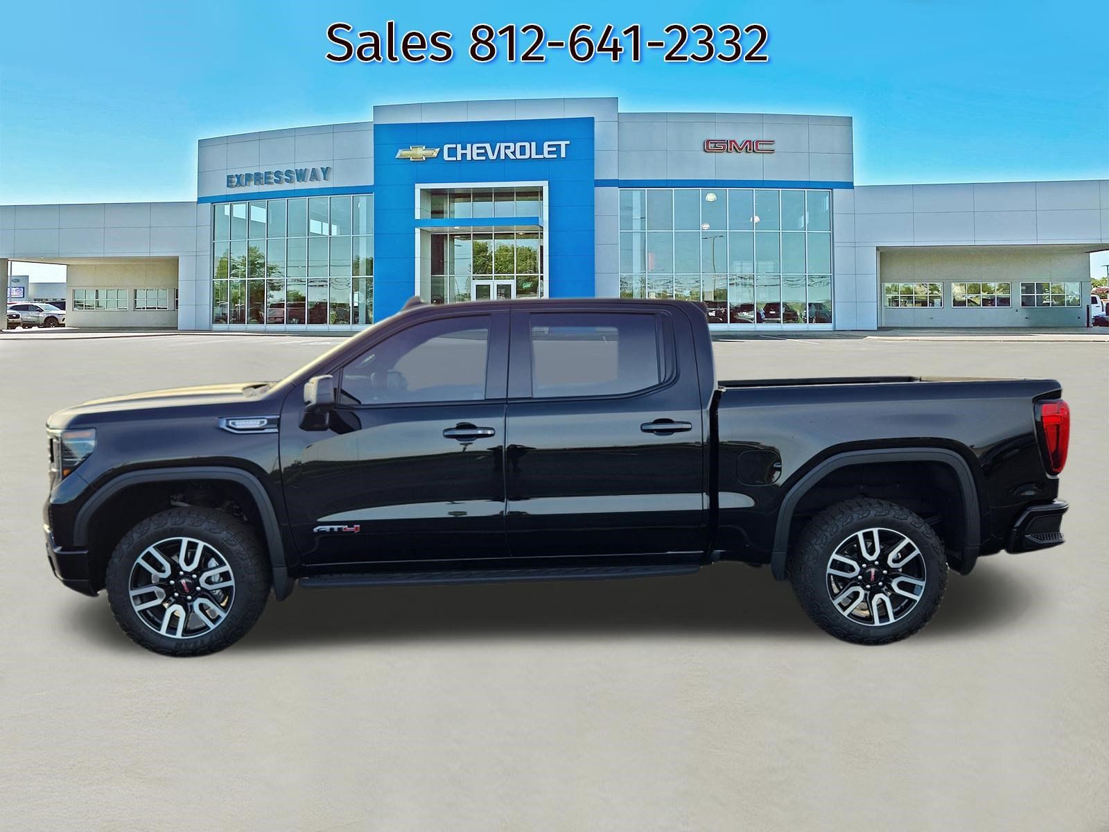 Used 2025 GMC Sierra 1500 AT4 w/ AT4 Premium Package AWD/4WD image 4