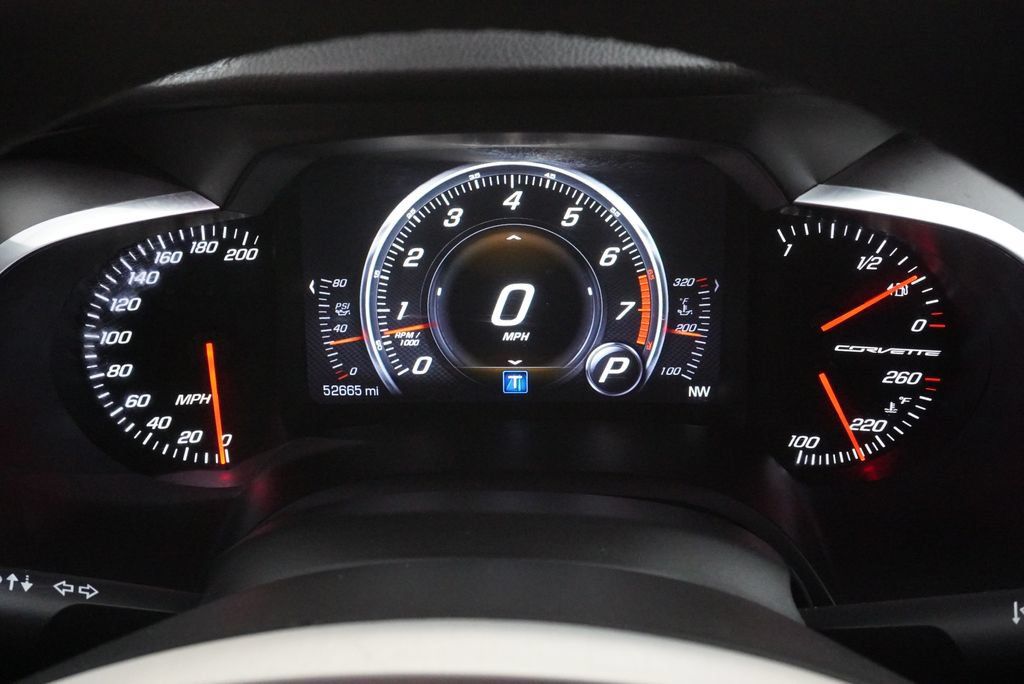 Used 2018 Chevrolet Corvette Stingray Coupe w/ 1LT RWD image 11
